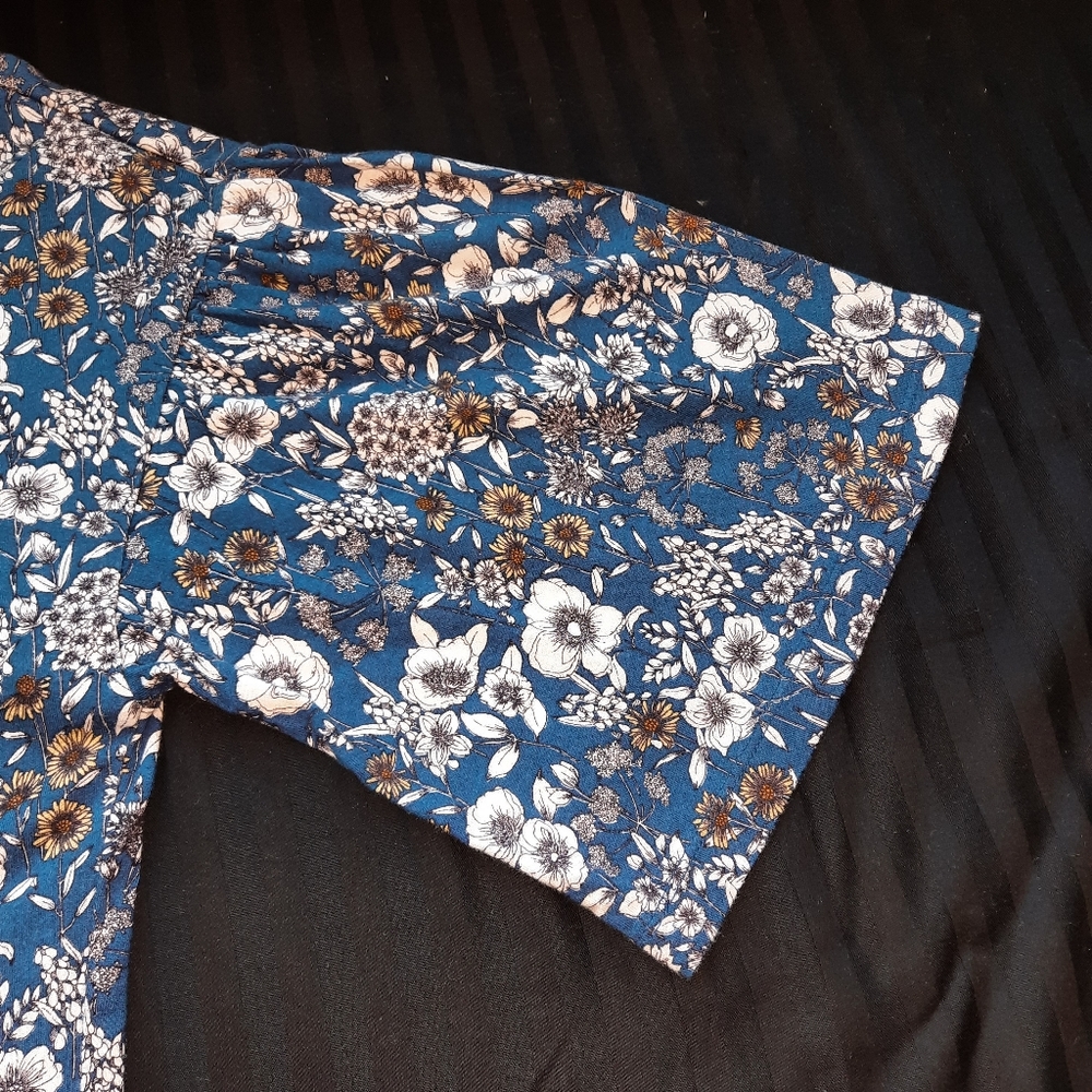 Uniqlo navy blue floral print t-shirt size xs - Picture 6 of 11